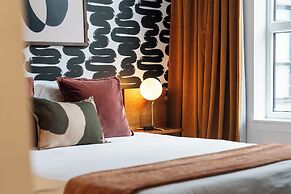 Luxury Apartments by Hyatus at Jade