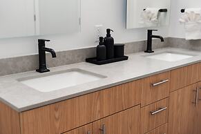 Luxury Apartments by Hyatus at Jade