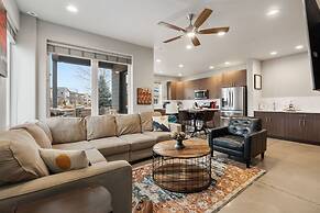 Mountain View Getaway - Groups Welcome!