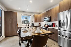 Mountain View Getaway - Groups Welcome!