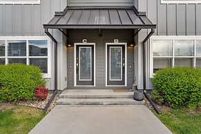 Old Town North Getaway King Beds & Game Room!