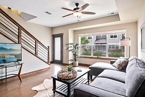 Old Town North Getaway King Beds & Game Room!