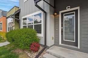 Old Town North Getaway King Beds & Game Room!