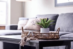 Old Town North Getaway King Beds & Game Room!