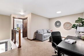 Old Town North Getaway King Beds & Game Room!