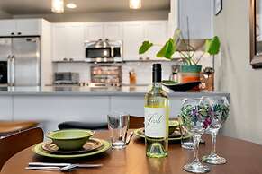 Old Town North Getaway King Beds & Game Room!