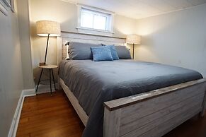 UNC Hideaway King Beds, Backyard & Bicycles