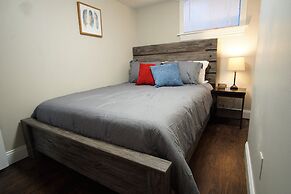 UNC Hideaway King Beds, Backyard & Bicycles