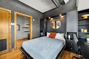 Penthouse With Mountain Views in Heart of Old Town