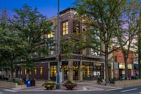 Penthouse With Mountain Views in Heart of Old Town