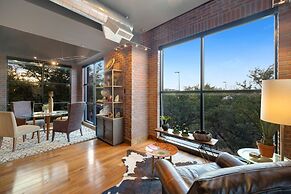 Penthouse With Mountain Views in Heart of Old Town