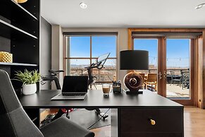 Penthouse With Mountain Views in Heart of Old Town