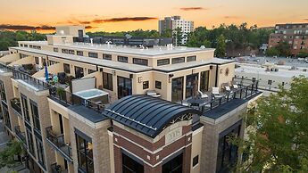 Penthouse With Mountain Views in Heart of Old Town