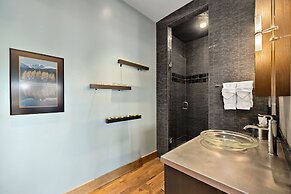 Penthouse With Mountain Views in Heart of Old Town