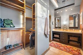 Penthouse With Mountain Views in Heart of Old Town