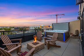 Penthouse With Mountain Views in Heart of Old Town