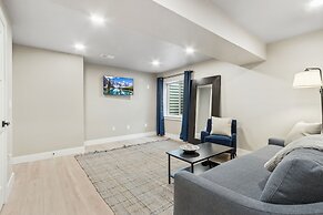 Decked Out Sunset Views, Fire Pit & Fenced Yard