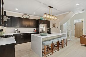 Decked Out Sunset Views, Fire Pit & Fenced Yard