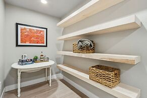 Decked Out Sunset Views, Fire Pit & Fenced Yard