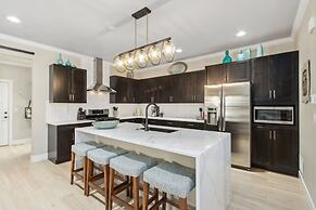 Decked Out Sunset Views, Fire Pit & Fenced Yard