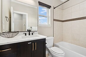 Decked Out Sunset Views, Fire Pit & Fenced Yard