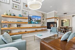 Decked Out Sunset Views, Fire Pit & Fenced Yard