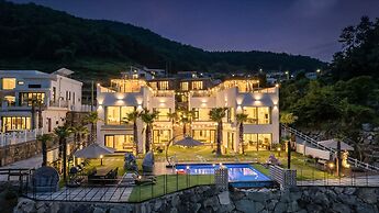 Namhae Orosy Bada Pool Villa & Pension