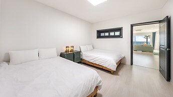 Namhae Orosy Bada Pool Villa & Pension