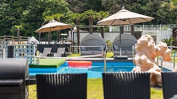 Namhae Orosy Bada Pool Villa & Pension