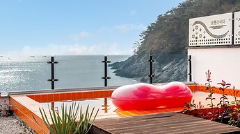 Namhae Orosy Bada Pool Villa & Pension
