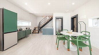 Namhae Orosy Bada Pool Villa & Pension