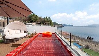 Namhae Orosy Bada Pool Villa & Pension