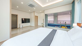 Gapyeong Reflex Pool Villa Pension