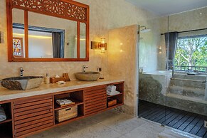 Hoshi Jungle Resort