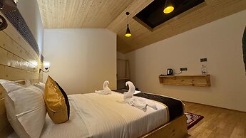 De Reeva Resort Pangong