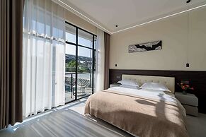 Wuyi Whispering Maple