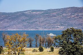 Dali Water Cloud Pavilion Ocean View