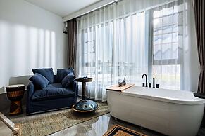 Dali Water Cloud Pavilion Ocean View