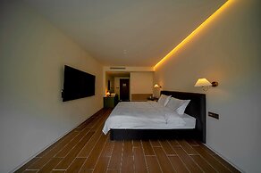 Cloud 9 Hotel