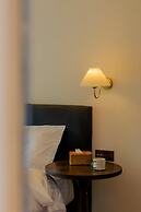 Cloud 9 Hotel