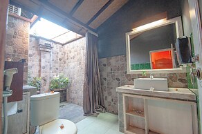 Rumah Gajah by Kubukubali