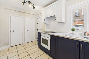 Host Stay Dame Alice Street