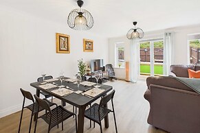 Host Stay Clearwell Gardens