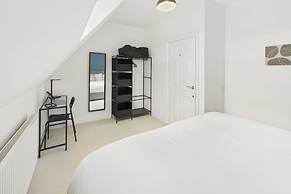 Host Stay Clearwell Gardens