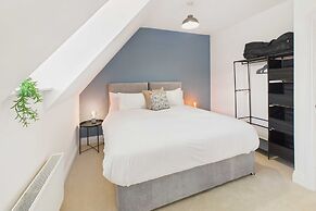 Host Stay Clearwell Gardens