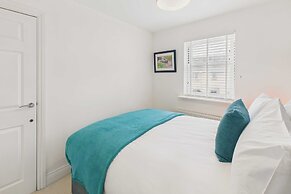 Host Stay Clearwell Gardens