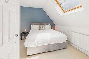 Host Stay Clearwell Gardens