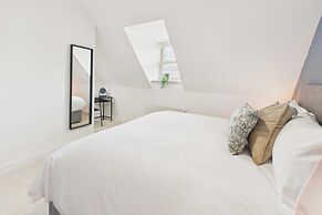 Host Stay Clearwell Gardens