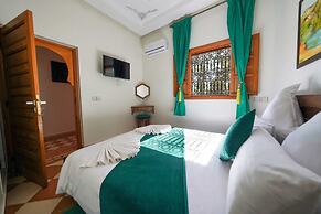 Luxurious Aghmat Villa With Private Pool and Panoramic Mountain Views