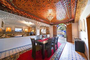 Luxurious Aghmat Villa With Private Pool and Panoramic Mountain Views